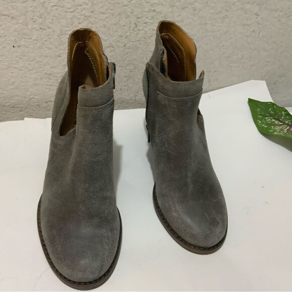 Lucky Brand Yabba Women's Ankle Wedge Booties Size 5.5 M, Gray Leather - Picture 1 of 15
